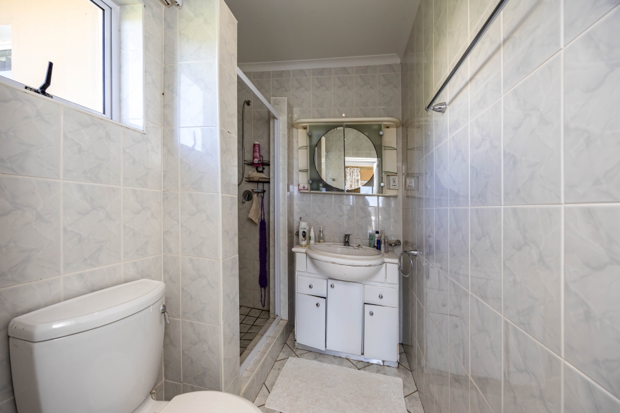 5 Bedroom Property for Sale in Gonubie North Eastern Cape